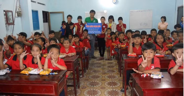 Lớp học miễn phí cho trẻ em nghèo ảnh 1 Lớp học miễn phí cho trẻ em nghèo ảnh 1