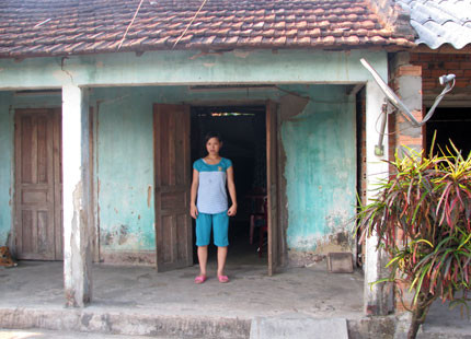 Mang bầu, P.T.A nghỉ học để ở nhà sinh