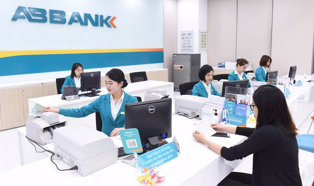 ABBANK hoàn thành kế hoạch 6 tháng đầu năm với 628 tỷ đồng lợi nhuận trước thuế. ABBANK hoàn thành kế hoạch 6 tháng đầu năm với 628 tỷ đồng lợi nhuận trước thuế.