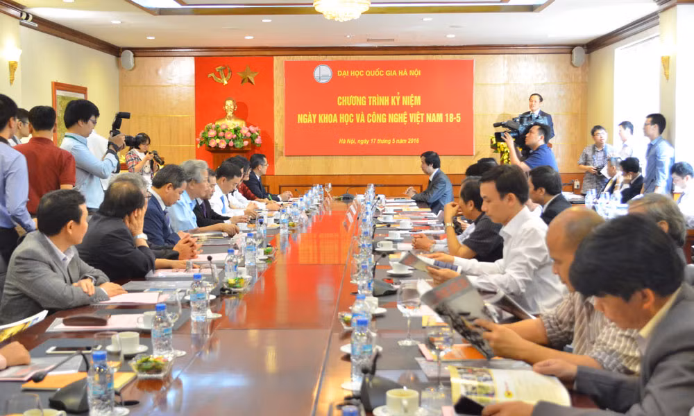 Trường Đại học Quốc gia Hà Nội kỷ niệm Ngày Khoa học và công nghệ Việt Nam 18/5