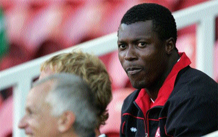 Vụ chuyển nhượng của Yakubu từ Portsmouth tới Middlesborough năm 2005 giúp Pini Zahavi đút túi hơn 3 triệu bảng, số tiền hoa hồng lớn nhất cho người môi giới trong lịch sử bóng đá Anh. Vụ chuyển nhượng của Yakubu từ Portsmouth tới Middlesborough năm 2005 giúp Pini Zahavi đút túi hơn 3 triệu bảng, số tiền hoa hồng lớn nhất cho người môi giới trong lịch sử bóng đá Anh.