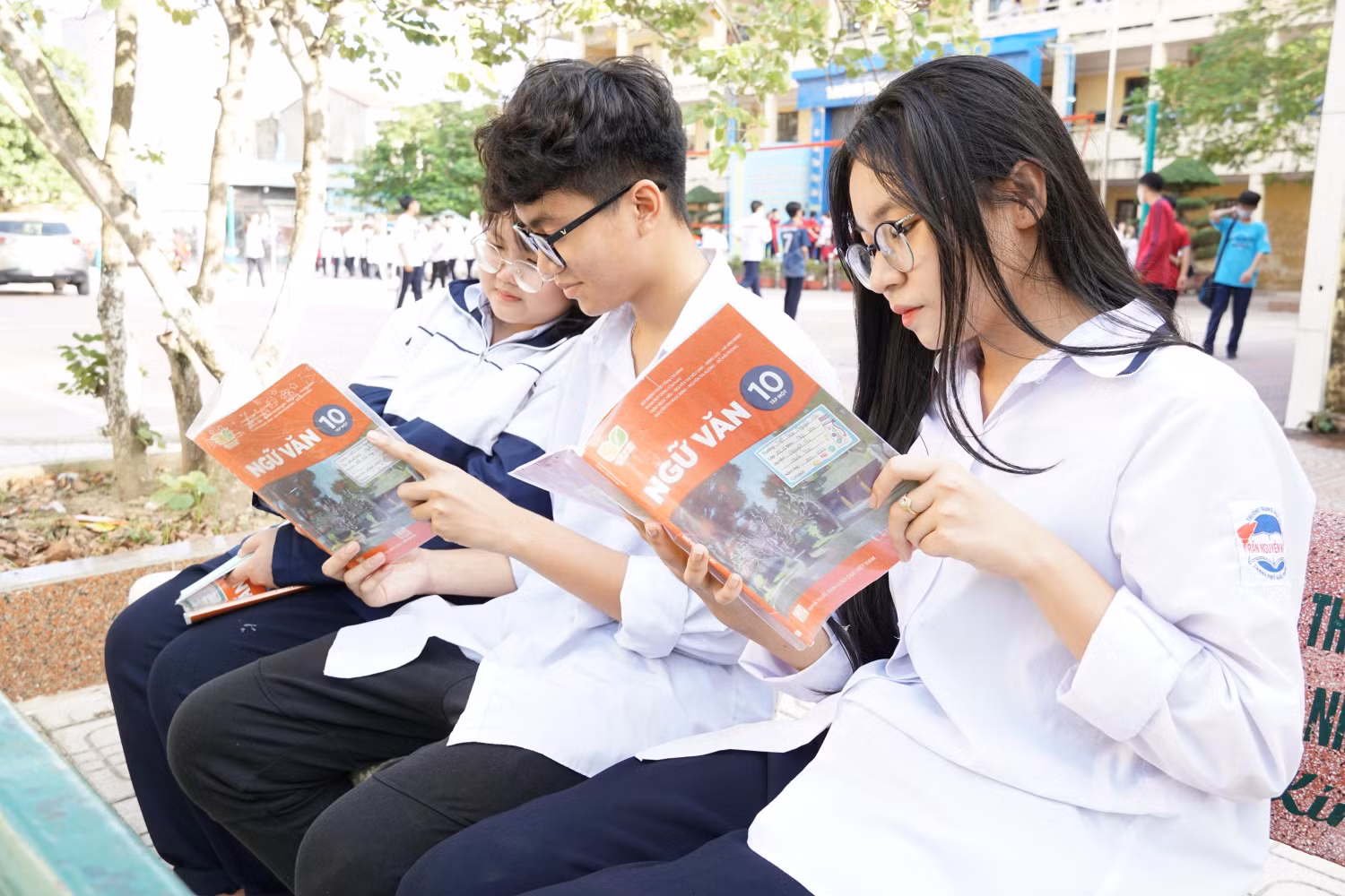 Để nâng cao chất lượng giáo dục, trước tiên phải quan tâm đến năng lực và đạo đức con người trong ngành giáo dục. Ảnh minh họa: Phạm Linh Để nâng cao chất lượng giáo dục, trước tiên phải quan tâm đến năng lực và đạo đức con người trong ngành giáo dục. Ảnh minh họa: Phạm Linh