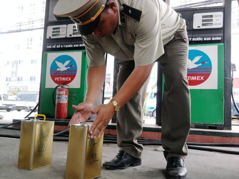 Hà Nội phát hiện 30 cây xăng sai phạm