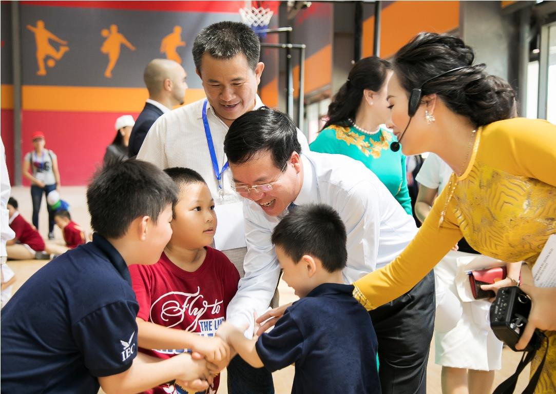 IEC Quảng Ngãi là môi trường giáo dục áp dụng công nghệ mới, hiện đại.