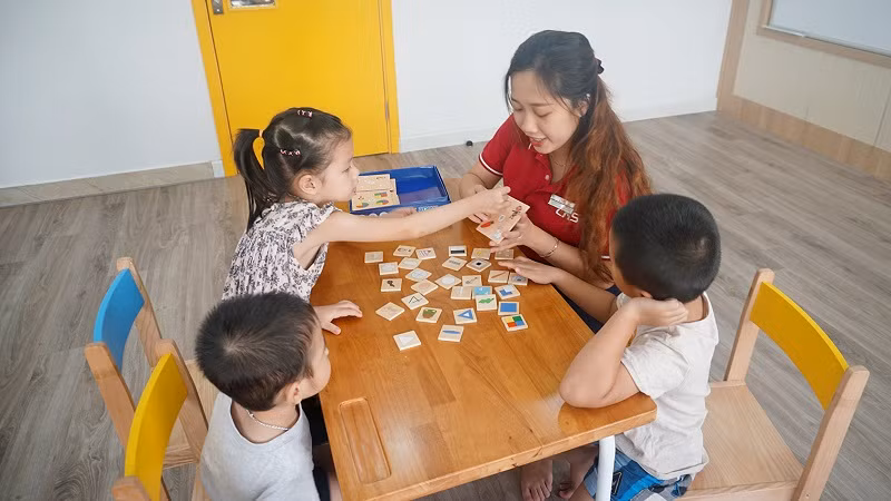 Trẻ có thể vừa học Toán vừa phát triển tư duy với các hoạt động trải nghiệm đa dạng.