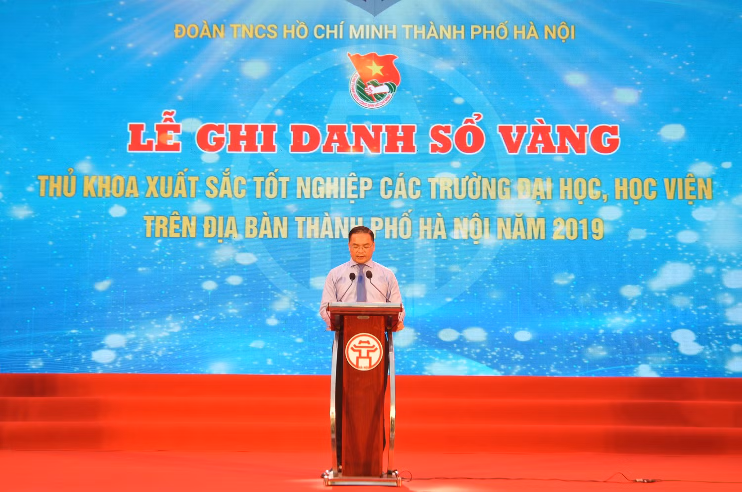 Bí thư Thành đoàn, Chủ tịch Hội Liên hiệp Thanh niên Việt Nam thành phố Hà Nội Nguyễn Ngọc Việt phát biểu tại buổi Lễ. Ảnh: Công Tiến.