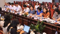 Các vị hiệu trưởng, trưởng / phó phòng giáo dục và đào tạo quận / huyện ở Hà Nội thí điểm tuyển sinh "song bằng" lớp 6 năm nay trong buổi giao lưu tại Báo Nhân Dân ngày 10/7, ảnh: Báo Nhân Dân. Các vị hiệu trưởng, trưởng / phó phòng giáo dục và đào tạo quận / huyện ở Hà Nội thí điểm tuyển sinh "song bằng" lớp 6 năm nay trong buổi giao lưu tại Báo Nhân Dân ngày 10/7, ảnh: Báo Nhân Dân.