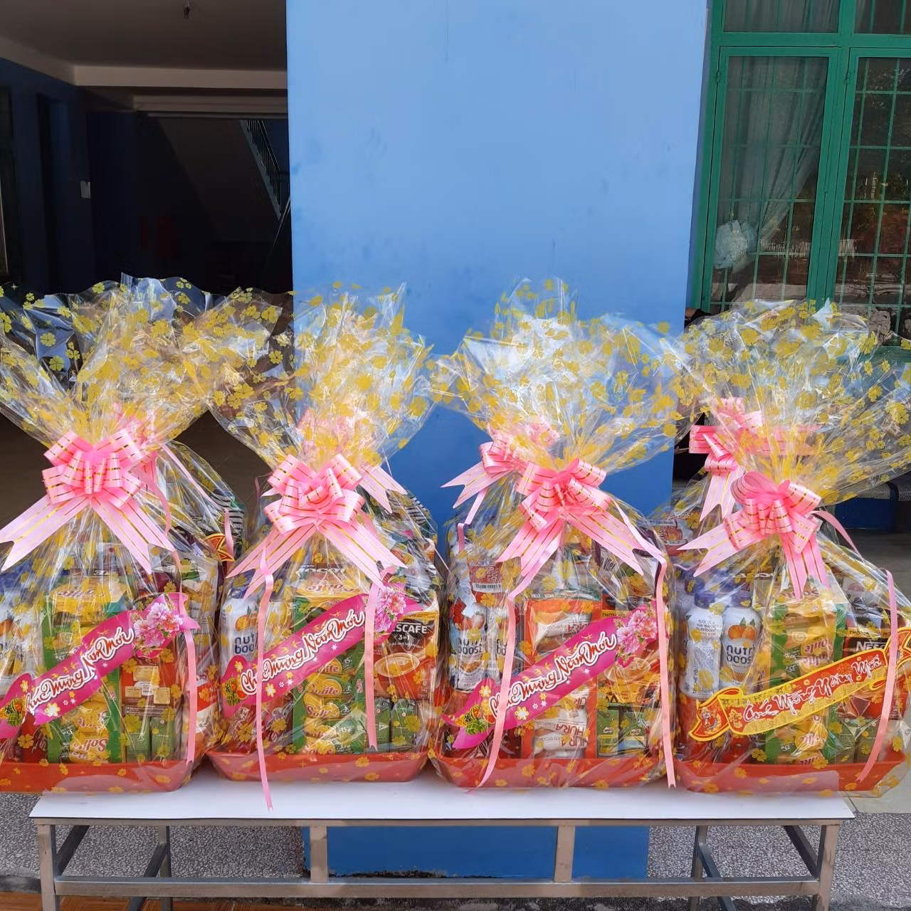 Những món quà Tết Nhâm Dần thầy cô Trường Trung học cơ sở Bưng Riềng chuẩn bị tặng học trò