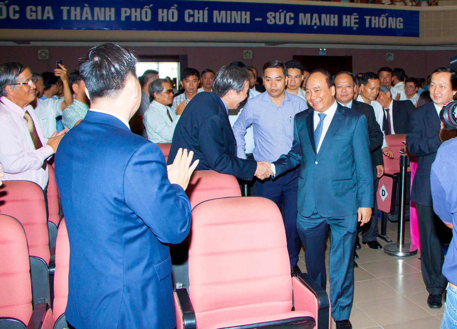 Tôn sư trọng đạo, hiểu thế nào cho đúng? ảnh 3