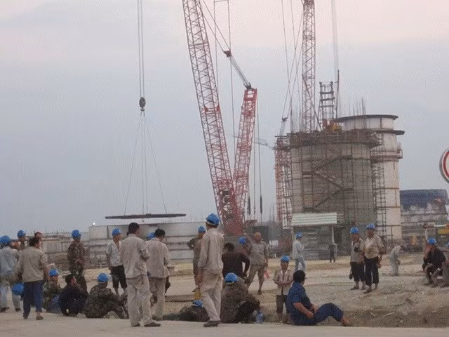 Công nhân Trung Quốc tại Dự án Formosa, đa số là lao động phổ thông (Laodong.com.vn) Công nhân Trung Quốc tại Dự án Formosa, đa số là lao động phổ thông (Laodong.com.vn)