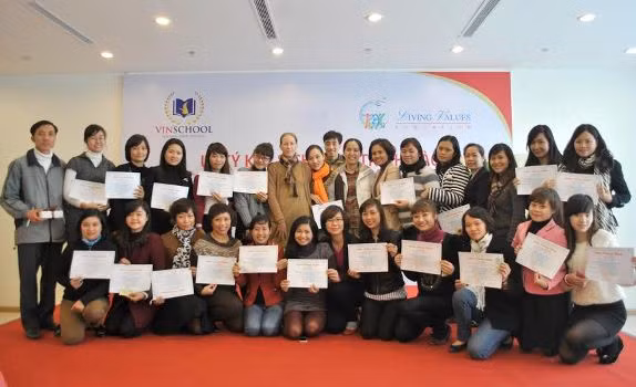 Các thành viên tham gia lễ ký kết.