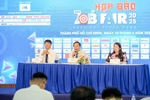 Đại diện UFM chia sẽ các thông tin về "Ngày hội tuyển dụng tích hợp - JOB FAIR UFM 2025" (Ảnh: UFM)
