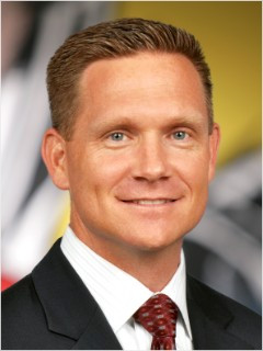 7. Brian T. Crutcher Tuổi: 39 Công ty: Texas Instruments Tổng tiền lương và thưởng năm 2011: 5.061.500 USD 7. Brian T. Crutcher Tuổi: 39 Công ty: Texas Instruments Tổng tiền lương và thưởng năm 2011: 5.061.500 USD