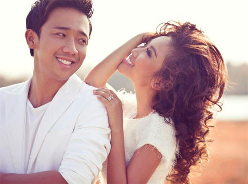 Trấn Thành nói về tật xấu của chồng Đoan Trang: "Ông xã Đoan Trang cực 'nhiều chuyện'. Bởi vì suốt ngày gọi điện cho vợ mà anh ấy vẫn có đủ chuyện để nói cả ngày, lại nói từ ngày này sang ngày khác thì đáng nể thật. Anh ấy quả là người quá yêu vợ mình. Mà biết đâu nếu anh Johan làm MC ở showbiz Việt lại lấy hết đất diễn, giật hết show của tôi cũng nên".