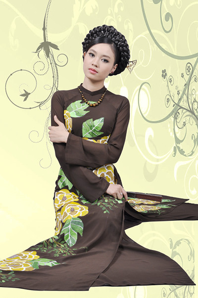 Tuy nhiên, có nhiều ý kiến cho rằng Lan Ngọc quá già trong hình ảnh người phụ nữ xưa như thế này. (Theo Ngôi sao) Tuy nhiên, có nhiều ý kiến cho rằng Lan Ngọc quá già trong hình ảnh người phụ nữ xưa như thế này. (Theo Ngôi sao)