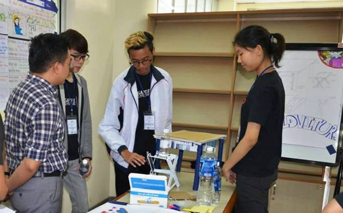 Từ những kiến thức đã học và qua khảo sát thực tế, một nhóm sinh viên Đại học Bách khoa Đà Nẵng đã thiết kế ra mô hình tưới tiêu tự động. Ảnh: ĐHBK Từ những kiến thức đã học và qua khảo sát thực tế, một nhóm sinh viên Đại học Bách khoa Đà Nẵng đã thiết kế ra mô hình tưới tiêu tự động. Ảnh: ĐHBK