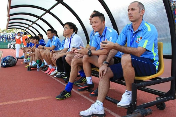 Nụ hôn và cách “dạy con” đặc biệt của bầu Đức ảnh 4 Nụ hôn và cách “dạy con” đặc biệt của bầu Đức ảnh 4