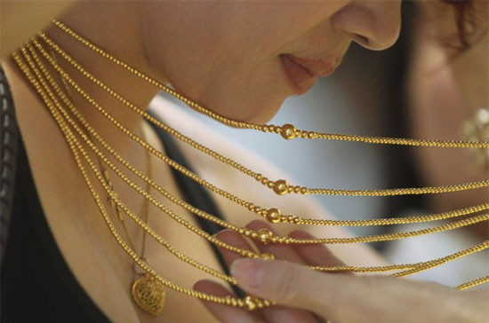 Vàng trong nước diễn biến thất thường những ngày gần đây nhưng luôn dao động quanh mức 47,2 - 47,6 triệu đồng/lượng Vàng trong nước diễn biến thất thường những ngày gần đây nhưng luôn dao động quanh mức 47,2 - 47,6 triệu đồng/lượng