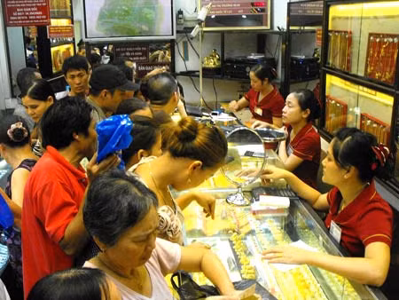 Theo tư vấn của Tổng GĐ Bảo Tín Minh Châu: Nếu người dân chưa có nhu cầu thực sự thì không nên mua vàng vào thời điểm này.