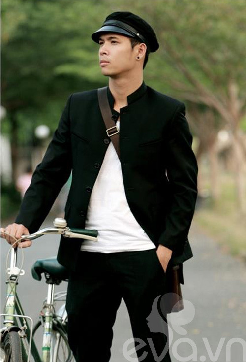 Trương Thế Vinh cũng khẳng định, người con gái được anh tặng hoa hồng trong ngày 8/3 chính là Thái Hà. Hai người đang “dính” tin đồn cặp kè khi nhiều lần xuất hiện bên nhau