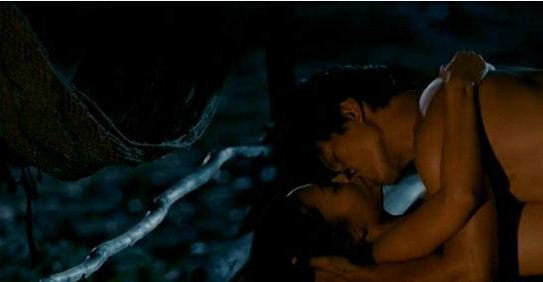 Cảnh nóng của hai diễn viên chính trong “Cánh đồng bất tận” cũng là một trong những lý do làm cho bộ phim gây “sốt” tại các rạp chiếu phim trên khắp cả nước. Cảnh nóng của hai diễn viên chính trong “Cánh đồng bất tận” cũng là một trong những lý do làm cho bộ phim gây “sốt” tại các rạp chiếu phim trên khắp cả nước.