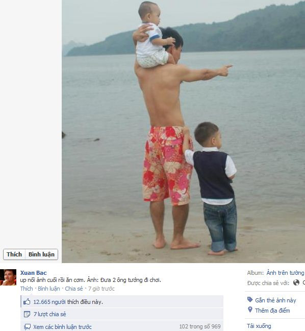 Xuân Bắc và hai con đi tắm biển Xuân Bắc và hai con đi tắm biển