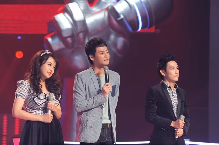 Thái Trinh xuất hiện với dáng vẻ đáng yêu và hát nũng nịu như một cô bé.