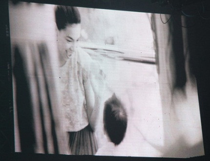 Qua đoạn clip ngắn chiếu tại đêm diễn, không ít người xem đã mừng cho Hà Hồ khi nhìn thấy cô nở nụ cười hạnh phúc, mãn nguyện và không âu lo trong lúc vui đùa cùng con trai. Gia đình bé nhỏ này chính là động lực vô cùng to lớn đã giúp Hồ Ngọc Hà tự tin vượt qua biến cố và có được thành quả như ngày hôm nay. (Theo VTC)