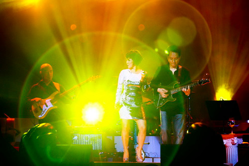 Bộ 3 Mỹ Linh, Anh Quân và Huy Tuấn, những người đàn ông rất quan trọng trong cuộc đời cũng như trong sự nghiệp âm nhạc của Mỹ Linh. Bộ 3 Mỹ Linh, Anh Quân và Huy Tuấn, những người đàn ông rất quan trọng trong cuộc đời cũng như trong sự nghiệp âm nhạc của Mỹ Linh.