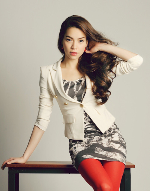 Từ ngày Hồ Ngọc Hà bước chân vào con đường ca hát, tất cả những sản phẩm âm nhạc khi ra mắt công chúng, luôn là những sản phẩm có chất lượng và chương trình được đầu tư cực kỳ chuyên nghiệp, có lẽ vì vậy mà live show của cô được khán giả kỳ vọng và chờ đợi.