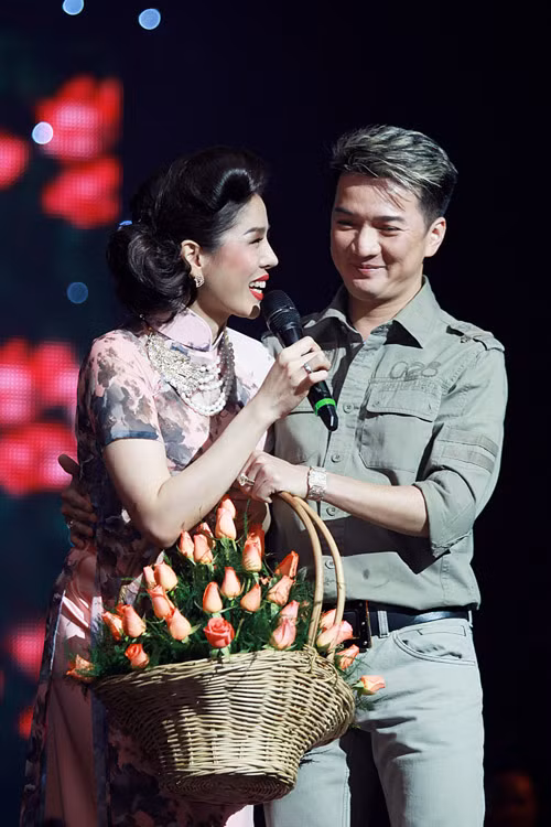 Lệ Quyên chia sẻ:“Quyên và ê-kíp luôn mong muốn gửi tới khán giả những điều đặc biệt và mới lạ nhất, không trùng lặp nhau nên liveshow này chỉ toàn là khách mời nữ. Quyên nghĩ rằng hiện tại đây là 4 giọng ca nữ được yêu mến nhất hiện nay, mỗi người mỗi vẻ sẽ đem lại rất nhiều đặc biệt trong chương trình".