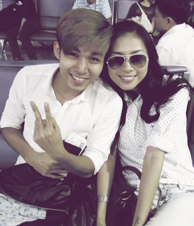 Họ không quên tạo dáng mọi lúc mọi nơi. (Theo VNE) Họ không quên tạo dáng mọi lúc mọi nơi. (Theo VNE)