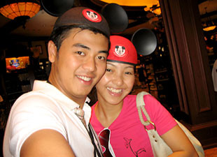 Quen nhau khi cùng làm ở Đài truyền hình Việt Nam, Tuấn Tú và Lưu Hà từng là một cặp đôi đẹp. Quen nhau khi cùng làm ở Đài truyền hình Việt Nam, Tuấn Tú và Lưu Hà từng là một cặp đôi đẹp.