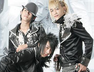 Bước đầu tiên của chiến lược gia nhập showbiz là HKT đã quyết định từ bỏ style "Tóc Songoku" của mình và hướng đến hình ảnh thân thiện, "sạch sẽ" hơn. Bước đầu tiên của chiến lược gia nhập showbiz là HKT đã quyết định từ bỏ style "Tóc Songoku" của mình và hướng đến hình ảnh thân thiện, "sạch sẽ" hơn.