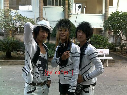 Nhưng sự 'thích gây sốc' cũng giúp HKT được biết đến dù chưa tạo được hình ảnh đẹp. Nhưng sự 'thích gây sốc' cũng giúp HKT được biết đến dù chưa tạo được hình ảnh đẹp.