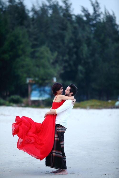 Mai Khôi và người yêu trong chuyến đi nghỉ tại Côn Đảo vào tháng 4/2012. Mai Khôi và người yêu trong chuyến đi nghỉ tại Côn Đảo vào tháng 4/2012.