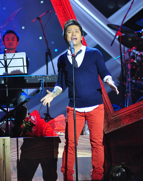 Chương trình phân theo những giai đoạn trong sự nghiệp âm nhạc của Tuấn Hưng, từ khi còn là thành viên Quả Dưa Hấu tới khi trở thành ca sĩ độc lập, thành danh tại mảnh đất Sài Gòn. (Theo tintuc247)