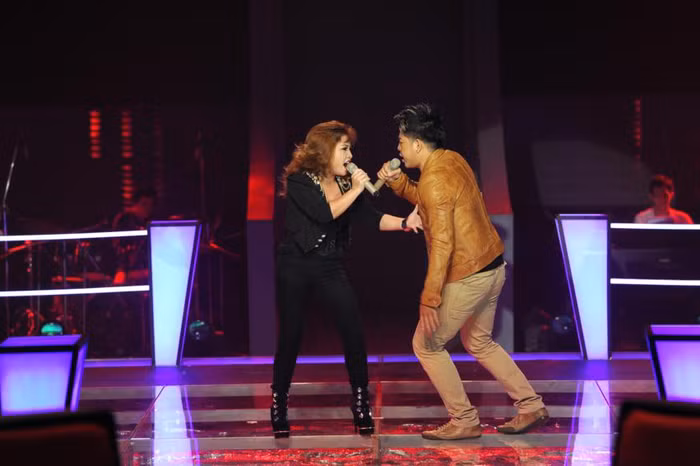 "Trận đấu" kịch tính giữa hai người bạn đã mang đến cho chương trình phần mở màn sôi động và ấn tượng. Cuối cùng Quỳnh Trang đã là người chiến thắng.