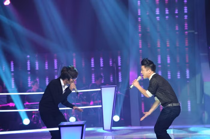 Hai hotboy của Hồ Ngọc Hà ra quân cuối cùng là Bùi Anh Tuấn (trái) và Hồng Dương khiến các fan nữ nhấp nhổm vì loại ai cũng tiếc.