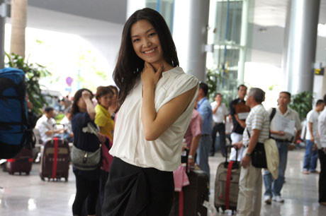 Thùy Dung chia sẻ, Lễ hội pháo hoa là sự kiện trọng đại trên quê hương nên cô không thể vắng mặt. (Theo tintuc) Thùy Dung chia sẻ, Lễ hội pháo hoa là sự kiện trọng đại trên quê hương nên cô không thể vắng mặt. (Theo tintuc)