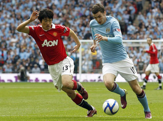 Hiện tại, Adam Johnson đang rất không hài lòng vì không được HLV Mancini tin tưởng. Rõ ràng, ghế dự bị không phải chỗ mà một ngôi sao được đánh giá là đầy tiềm năng của bóng đá Anh như anh phải làm quen. Điều đó đã khiến tiền vệ này tỏ ý bất mãn và muốn ra đi ngay khi thị trường chuyển nhượng hè 2012 mở cửa. Hiện đang có rất nhiều đội bóng tại Premier League muốn có được sự phục vụ của Johnson như Everton, Tottenham hay Liverpool. Hiện tại, Adam Johnson đang rất không hài lòng vì không được HLV Mancini tin tưởng. Rõ ràng, ghế dự bị không phải chỗ mà một ngôi sao được đánh giá là đầy tiềm năng của bóng đá Anh như anh phải làm quen. Điều đó đã khiến tiền vệ này tỏ ý bất mãn và muốn ra đi ngay khi thị trường chuyển nhượng hè 2012 mở cửa. Hiện đang có rất nhiều đội bóng tại Premier League muốn có được sự phục vụ của Johnson như Everton, Tottenham hay Liverpool.