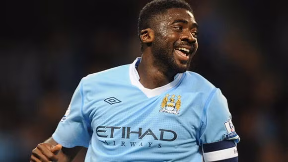 Cầu thủ tiếp theo thuộc diện “xả hàng” của Man City là hậu vệ người Bờ Biển Ngà, Kolo Toure. Trung vệ 31 tuổi đã qua thời kỳ đỉnh cao nên chắc chắn cựu HLV Inter không hề muốn giữ Toure bởi ông biết Man City không thiếu tiền để chiêu mộ một trung vệ trẻ, khỏe, tài năng.