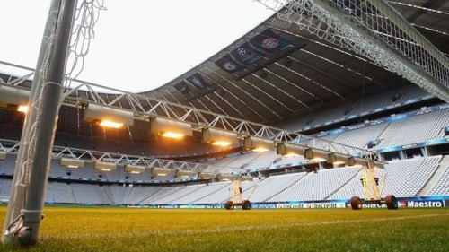 Mặt cỏ sân cũng được chuẩn bị tốt nhất cho trận chung kết C1 năm nay. Mặt cỏ sân cũng được chuẩn bị tốt nhất cho trận chung kết C1 năm nay.