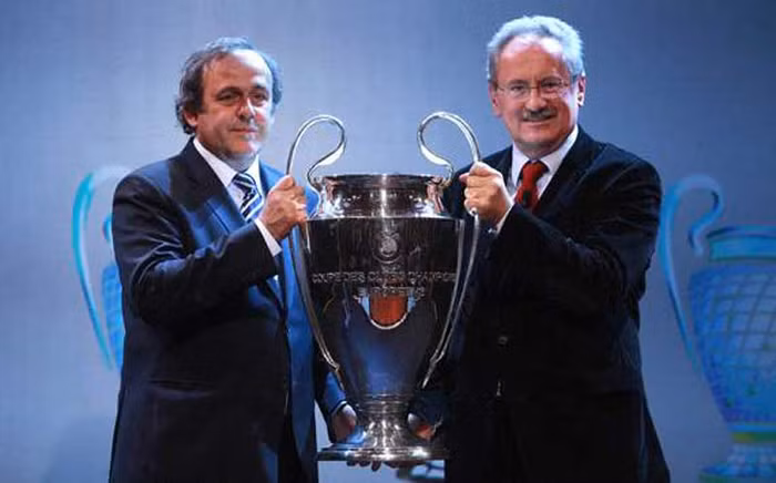 Và dưới đây là những hình ảnh mới nhất về SVĐ Allianz Arena. Chúng ta cùng xem họ chuẩn bị như thế nào?