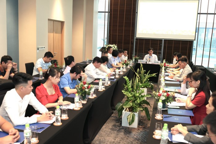 Các đại biểu làm việc tại Tiểu ban 1.