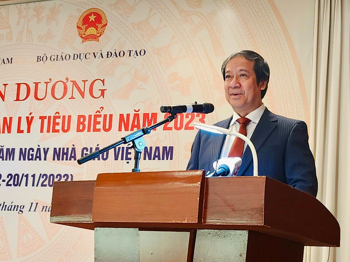 Bộ trưởng Bộ Giáo dục và Đào tạo Nguyễn Kim Sơn trân trọng gửi lời chúc mừng tới các thầy/cô giáo nhân dịp ngày Nhà giáo Việt Nam 20/11. Ảnh: Kim Minh Châu. Bộ trưởng Bộ Giáo dục và Đào tạo Nguyễn Kim Sơn trân trọng gửi lời chúc mừng tới các thầy/cô giáo nhân dịp ngày Nhà giáo Việt Nam 20/11. Ảnh: Kim Minh Châu.