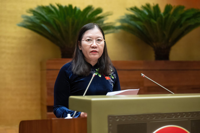 Chủ nhiệm Ủy ban Tư pháp của Quốc hội Lê Thị Nga trình bày báo cáo thẩm tra. Ảnh: quochoi.vn. Chủ nhiệm Ủy ban Tư pháp của Quốc hội Lê Thị Nga trình bày báo cáo thẩm tra. Ảnh: quochoi.vn.