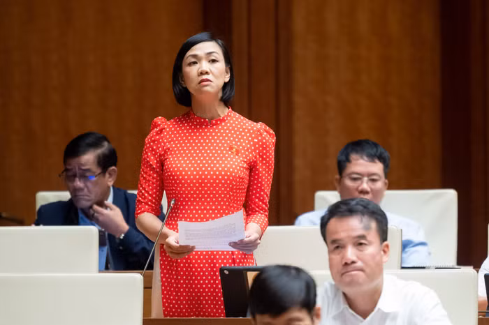 Đại biểu Trịnh Thị Tú Anh - Đoàn đại biểu Quốc hội tỉnh Lâm Đồng. Ảnh: quochoi.vn.