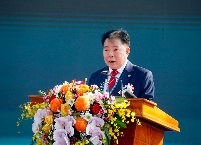 Phó Giáo sư, Tiến sĩ, Nhà giáo nhân dân Nguyễn Trọng Cơ - Bí thư Đảng ủy, Giám đốc Học viện Tài chính. Phó Giáo sư, Tiến sĩ, Nhà giáo nhân dân Nguyễn Trọng Cơ - Bí thư Đảng ủy, Giám đốc Học viện Tài chính.