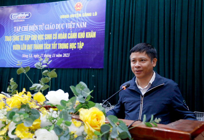 Ông Nguyễn Sơn Hải - Cục trưởng Cục Công nghệ thông tin (Bộ Giáo dục và Đào tạo) phát biểu. Ông Nguyễn Sơn Hải - Cục trưởng Cục Công nghệ thông tin (Bộ Giáo dục và Đào tạo) phát biểu.